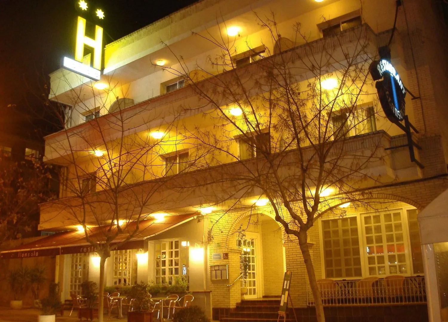 Hotel Restaurant Llansola Sant Carles De La Rapita 2*,  Spain